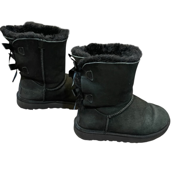 UGG Classic Bailey Bow II Boot Black Suede (1016225 BLK) WOMEN\'s Sz 8